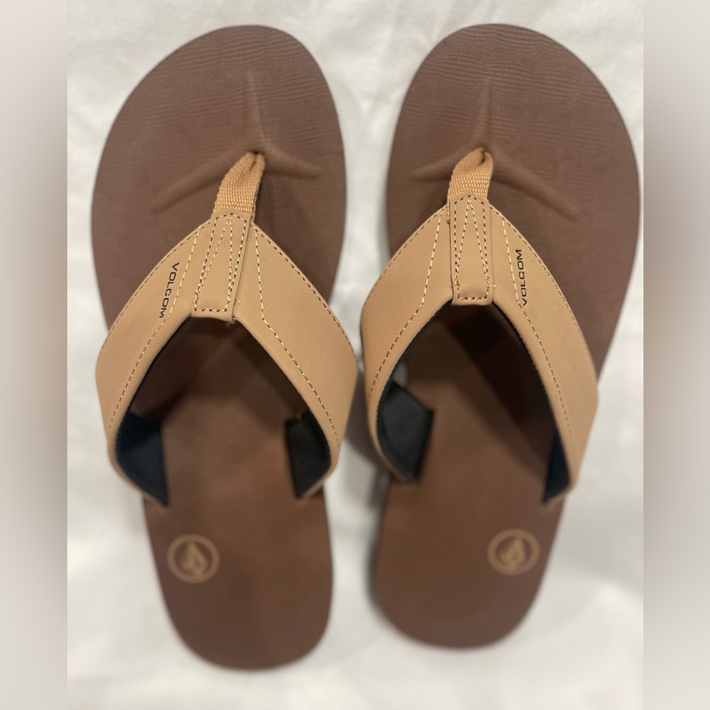 Volcom men’s flip flops size 11 brown brand new